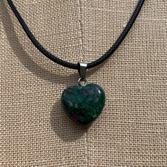 Handmade Genuine Stone Heart Amulet Necklace - Picture 8 of 15